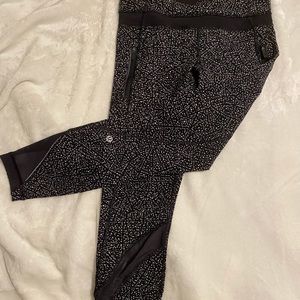 Lululemon Inspire Tight II Size 6 Night View Black